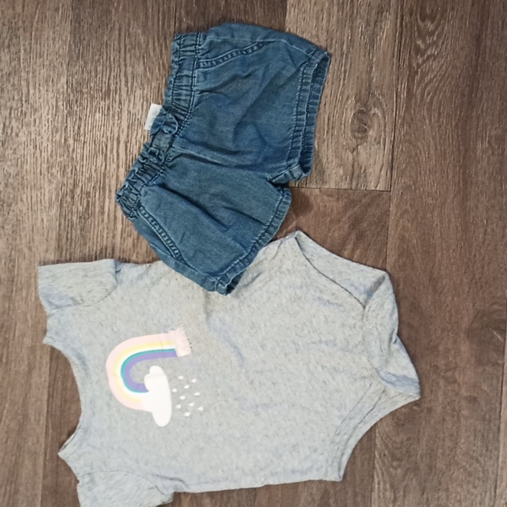 5/$20 18m Okie Dokie girls onesie and 18m Oshkosh short